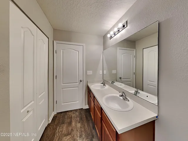 $2,129 | 8048 Meadow Walk Lane, Jacksonville, FL 32256