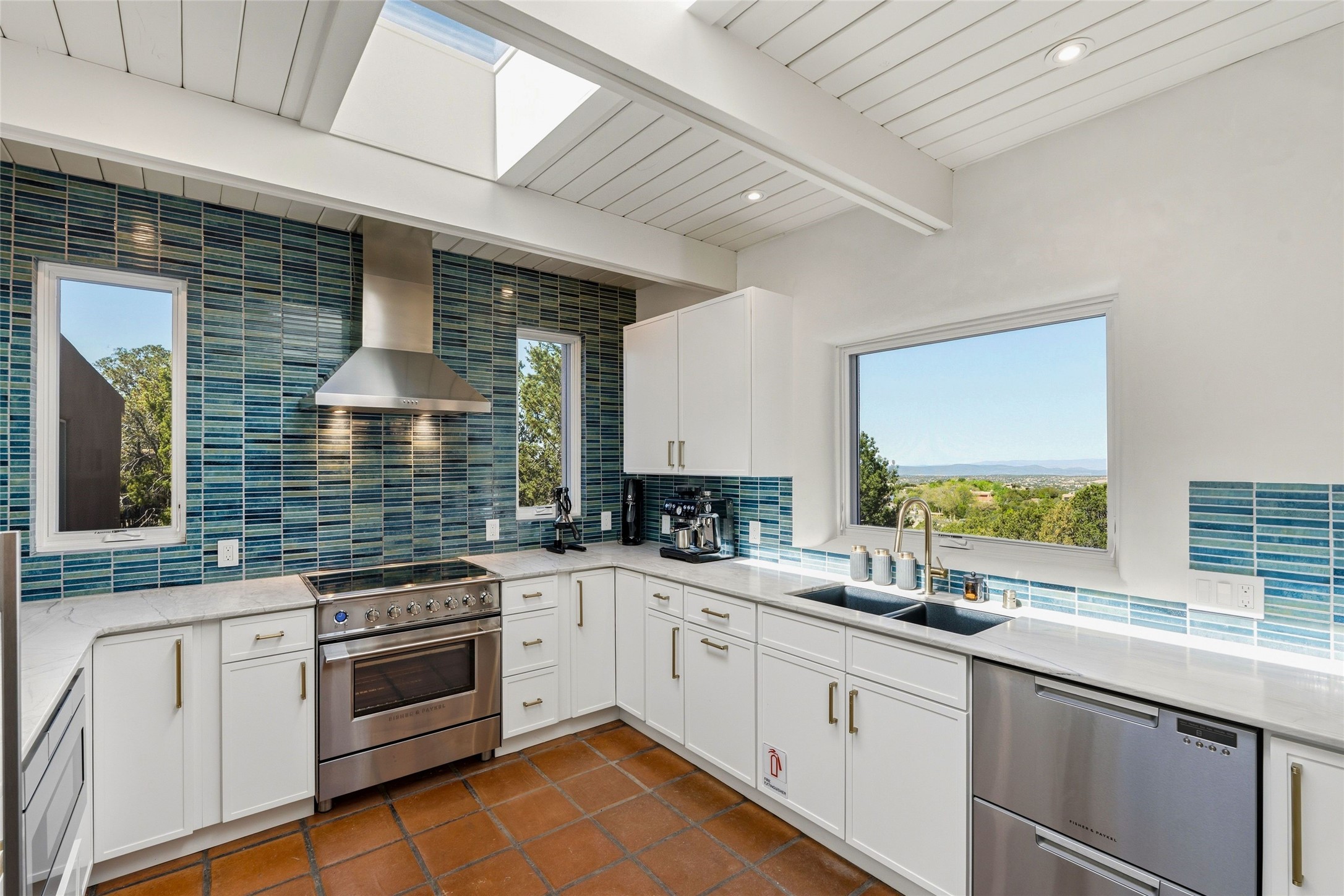 722 Gonzales Road Santa Fe, NM 87501 - Photo 6 of 40