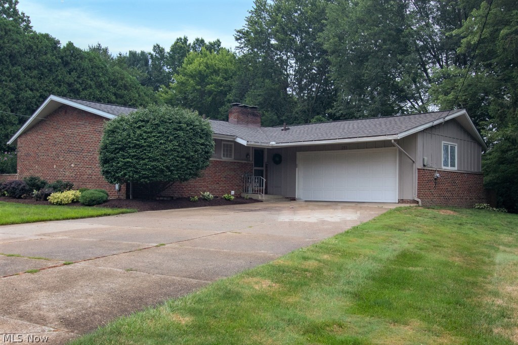 351 Edmore Road Akron, OH 44333 - Photo 1 of 35 Welcome to this totally renovated "Country Chic" ranch in the heart of Fairlawn.