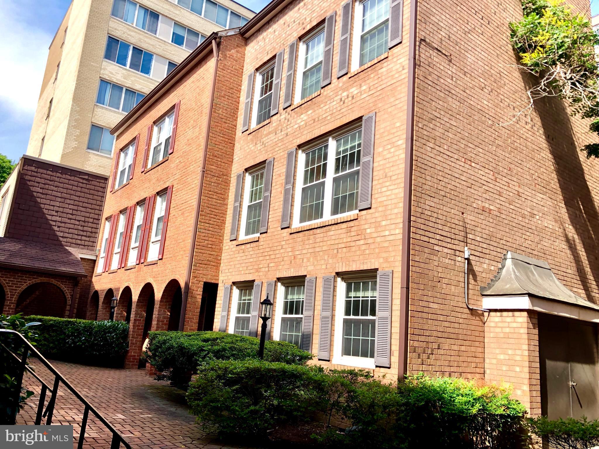 900 24th Street Northwest, Unit N Washington, DC 20037 - Photo 6 of 23