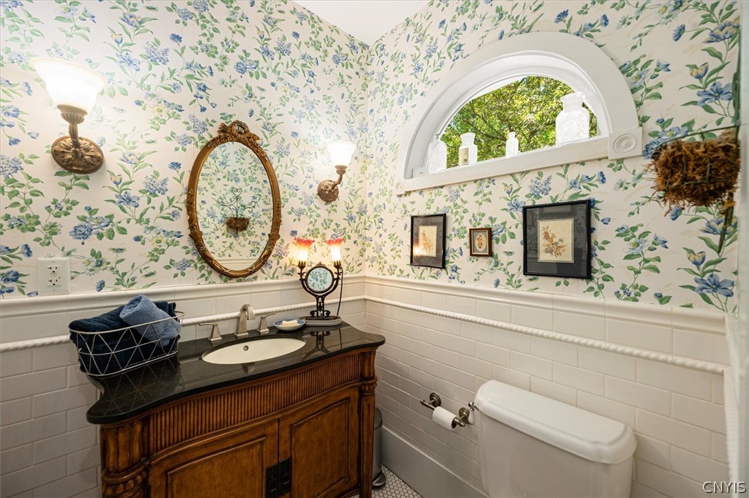 227 East Grove Street Oneida, NY 13421 - Photo 9 of 50 1st floor 1/2 bath