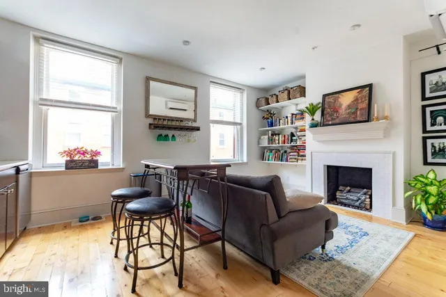 $1,898 | 1310 Spruce Street, Unit 301, Philadelphia, PA 19107