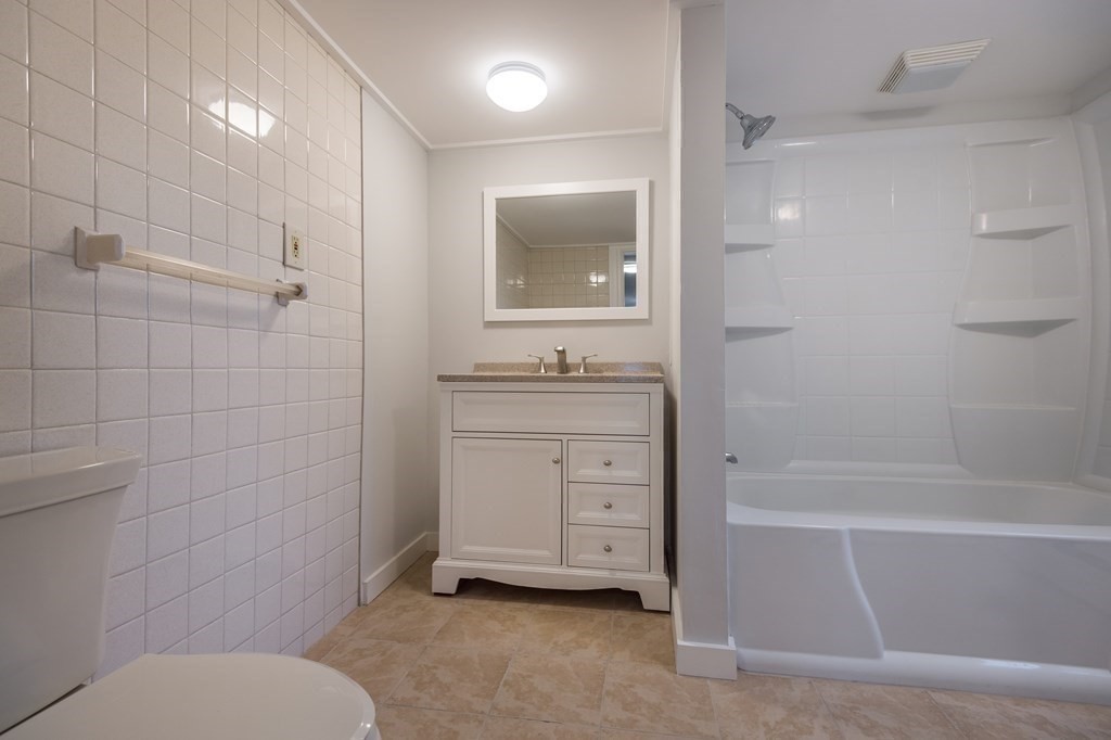 48 Arlington Road, Unit 2 Woburn, MA 01801 - Photo 15 of 19 Gallery Image 15