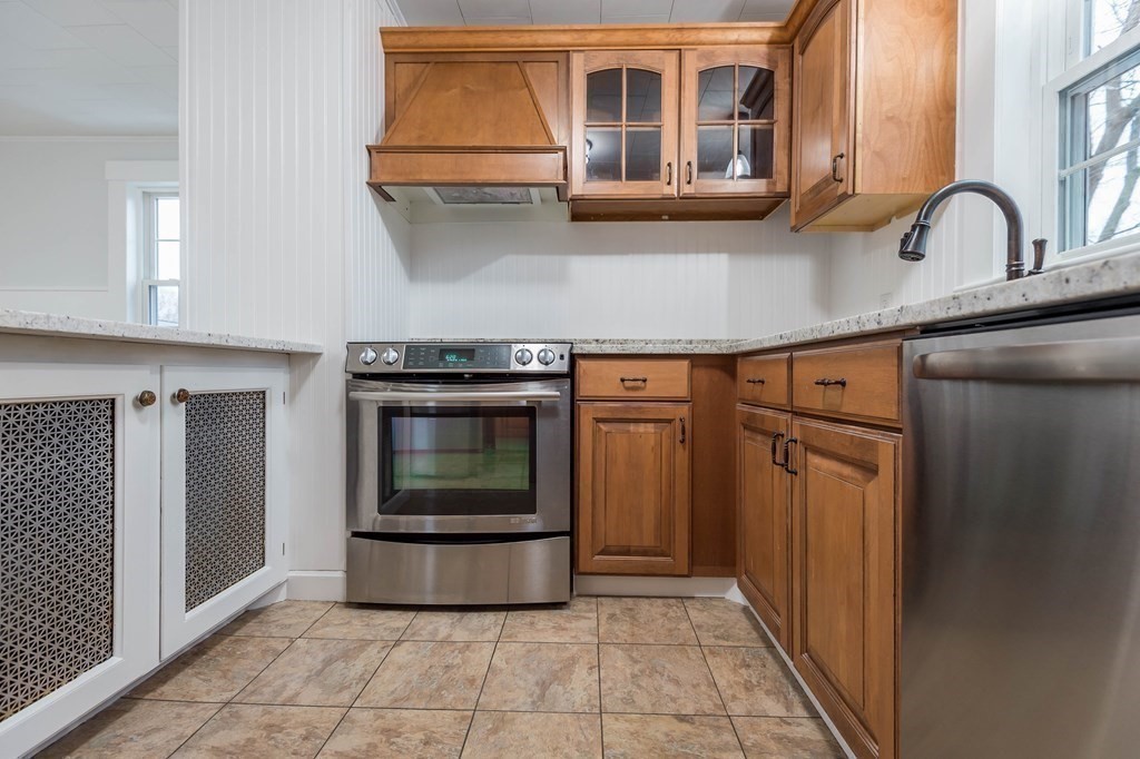 48 Arlington Road, Unit 2 Woburn, MA 01801 - Photo 8 of 19 Gallery Image 8