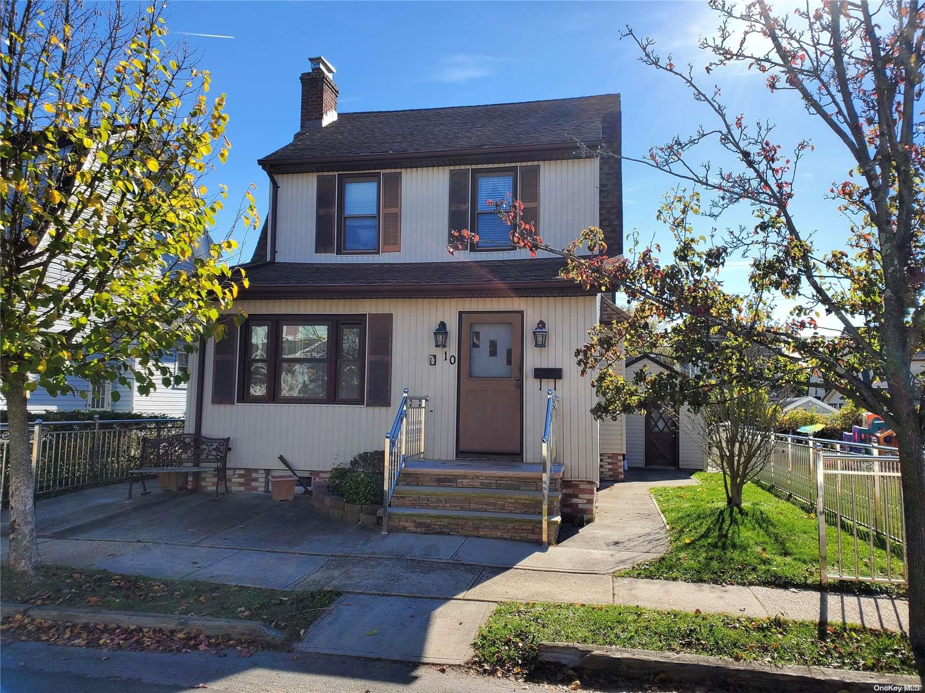 10 Laurel Road Lindenhurst, NY 11757 - Photo 1 of 1 Gallery Image 1