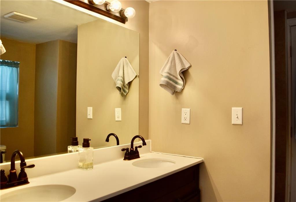 14 Henry Road Tarentum, PA 15084 - Photo 12 of 25 Gallery Image 12