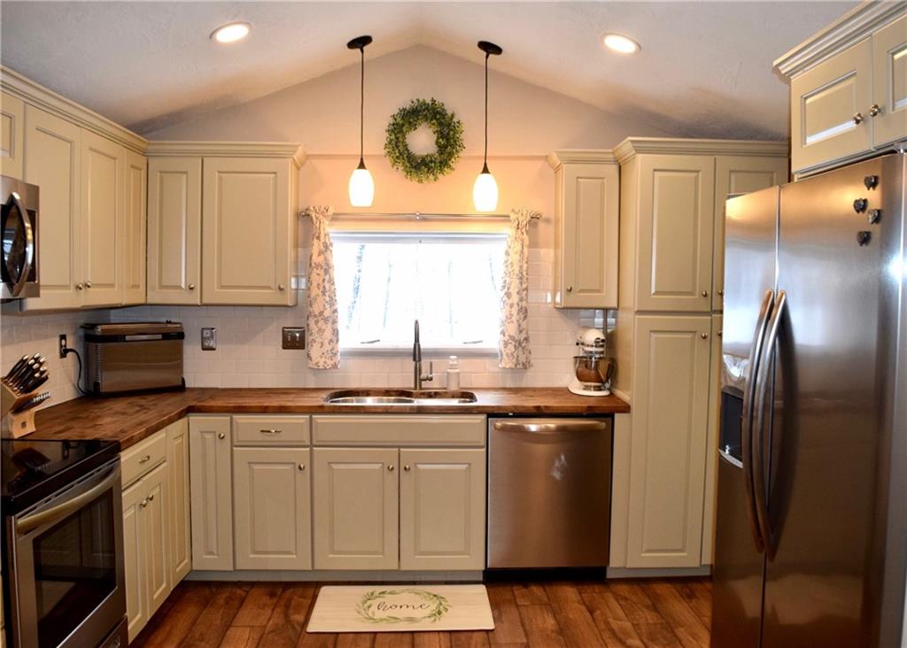 14 Henry Road Tarentum, PA 15084 - Photo 4 of 25 Gallery Image 4