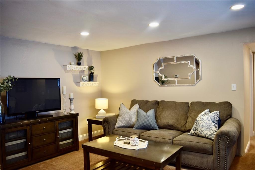 14 Henry Road Tarentum, PA 15084 - Photo 8 of 25 Gallery Image 8