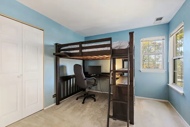 $284,900 | 323 Green Knoll Lane, Unit 323, Streamwood, IL 60107