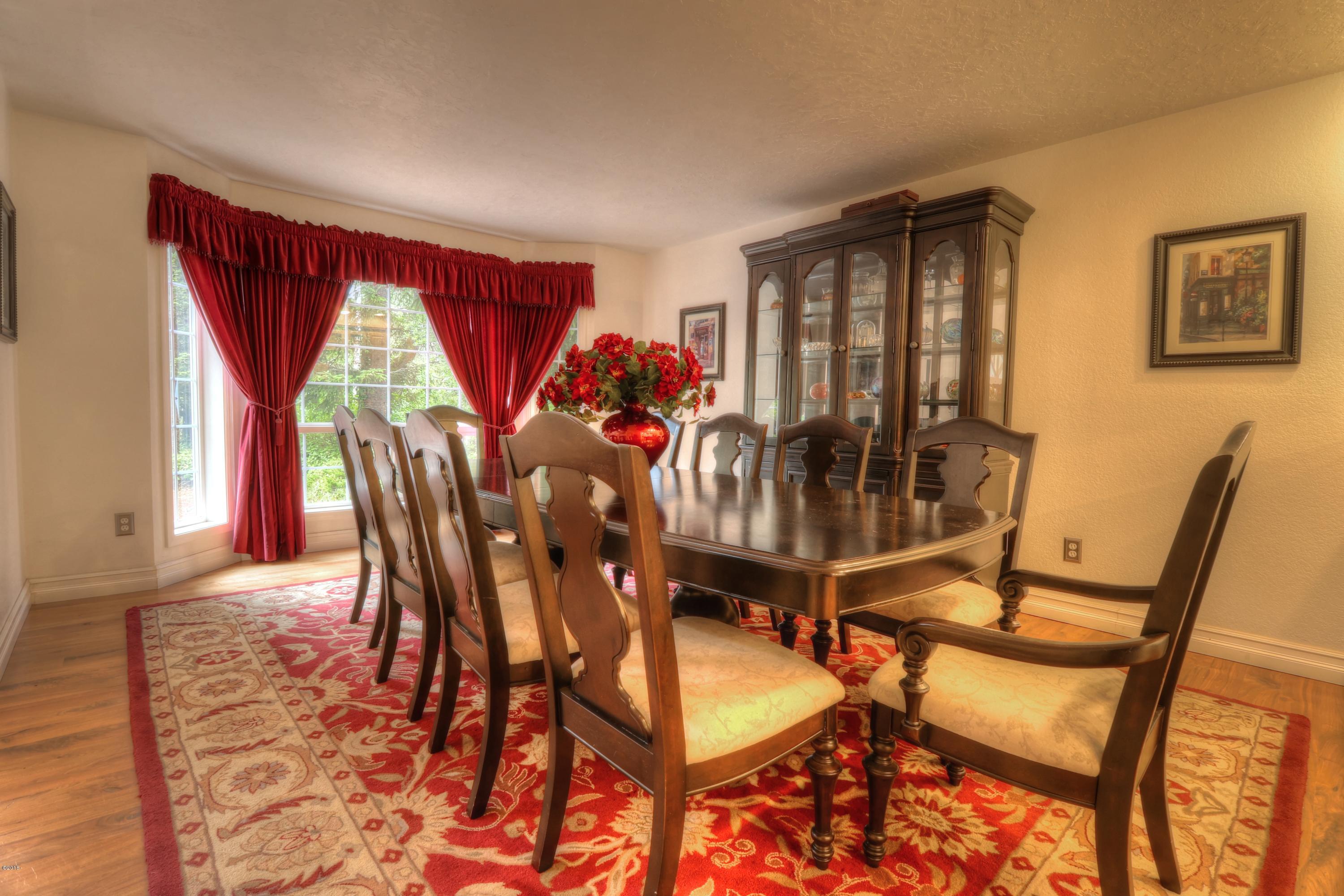 9775 Southeast Cedar Street South Beach, OR 97366 - Photo 6 of 33 Formal Dining 1