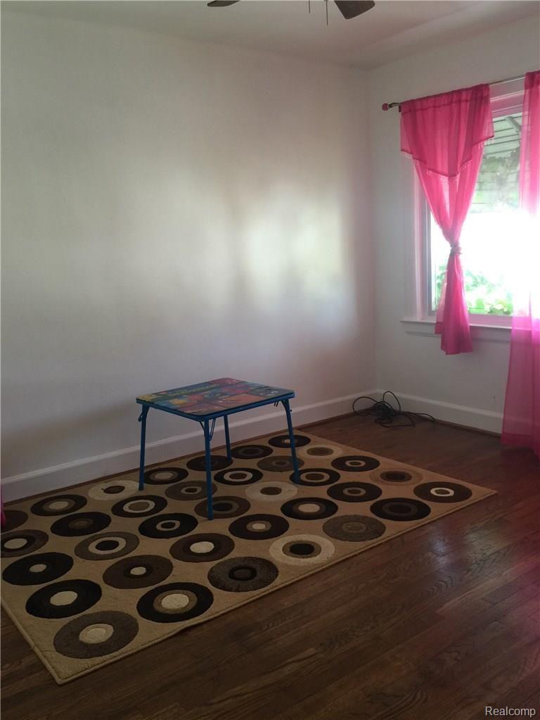 6310 Schaefer Road Dearborn, MI 48126 - Photo 9 of 12 image.jpg