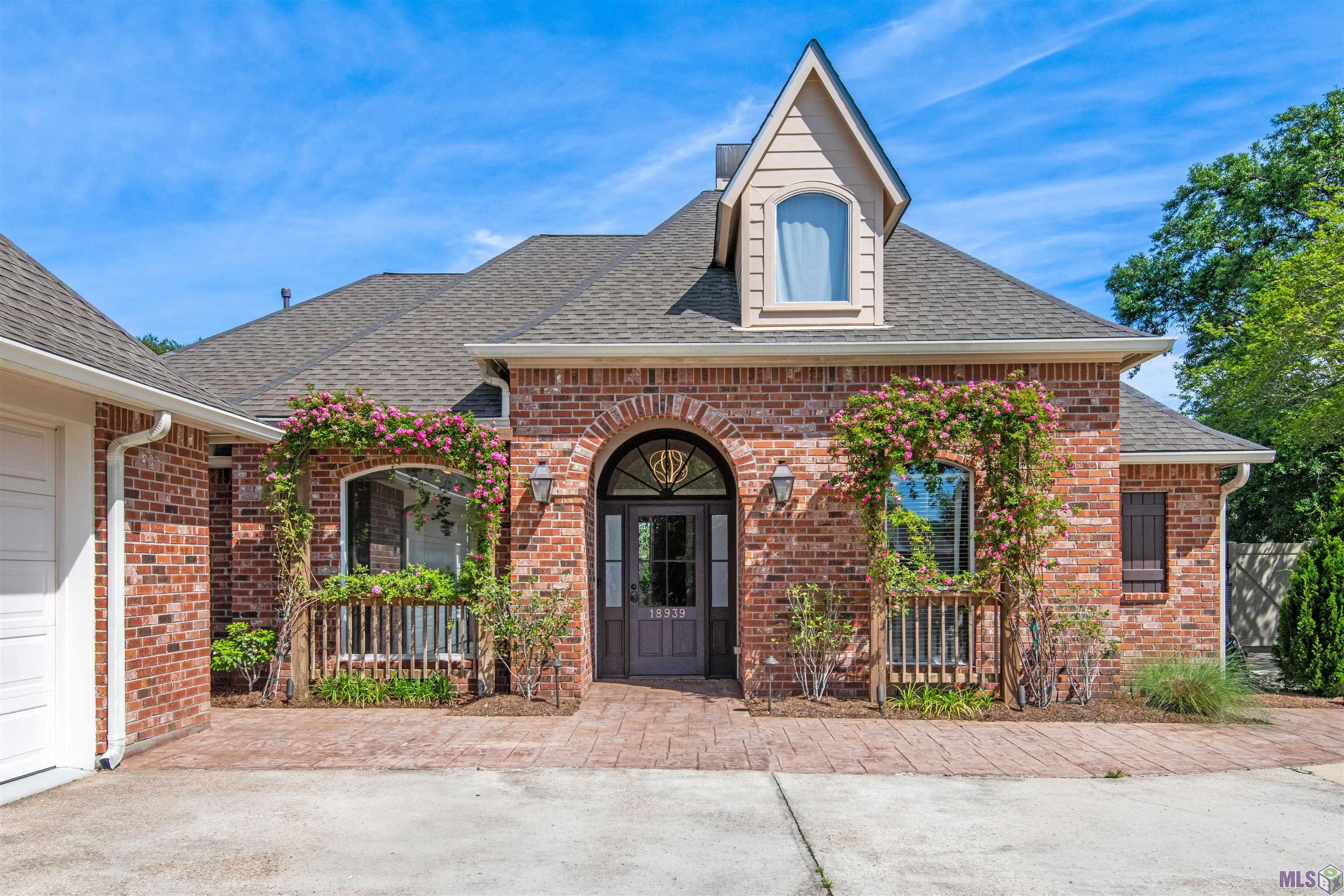 18939 Beaujolaes Avenue Baton Rouge, LA 70817 - Photo 2 of 17