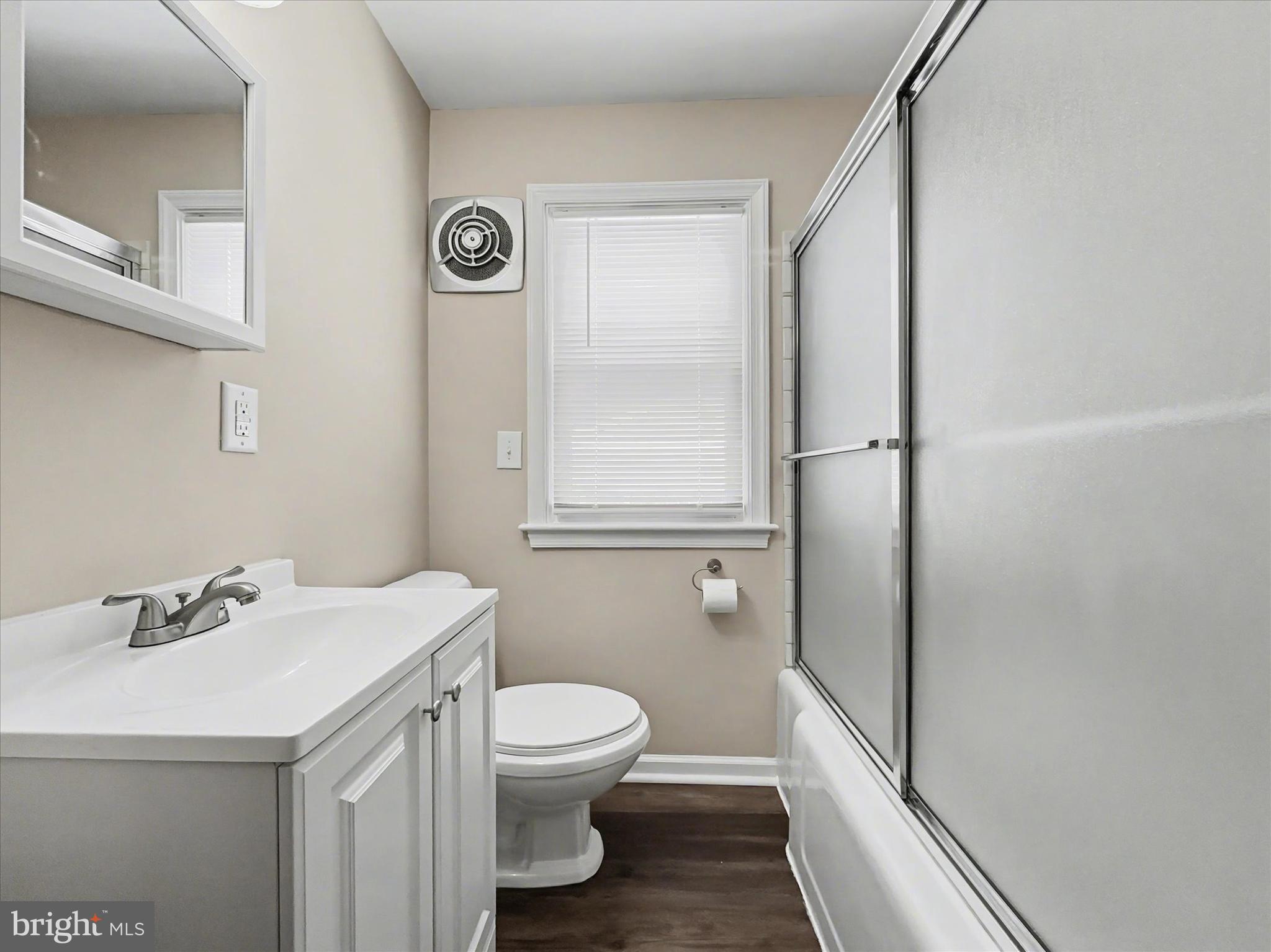 758 Clearmount Road York, PA 17403 - Photo 4 of 20