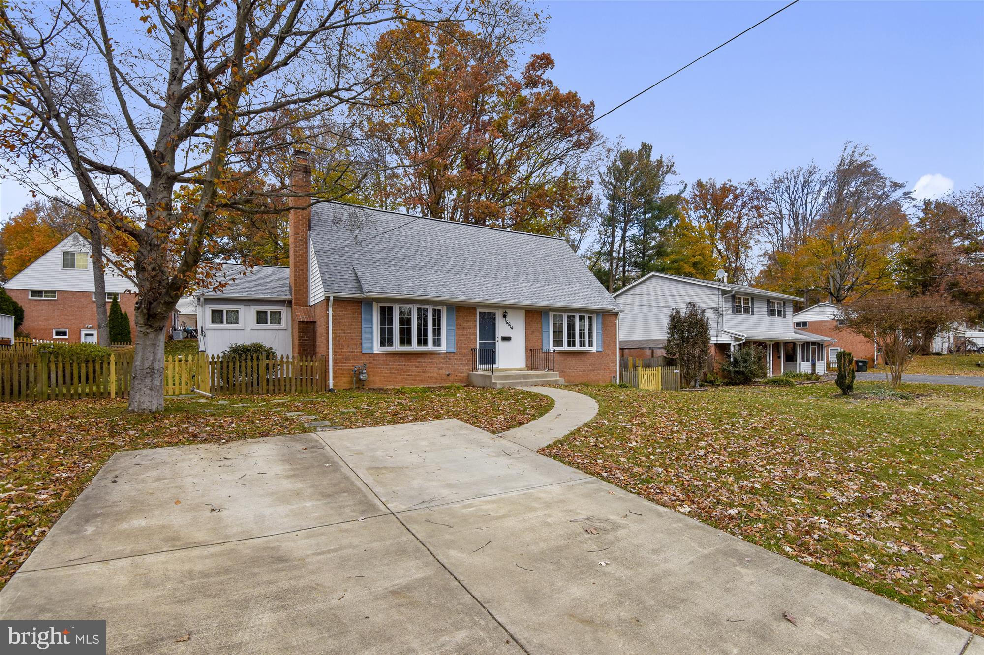 5514 Margate Street Springfield, VA 22151 - Photo 37 of 49 Front view with Driveway