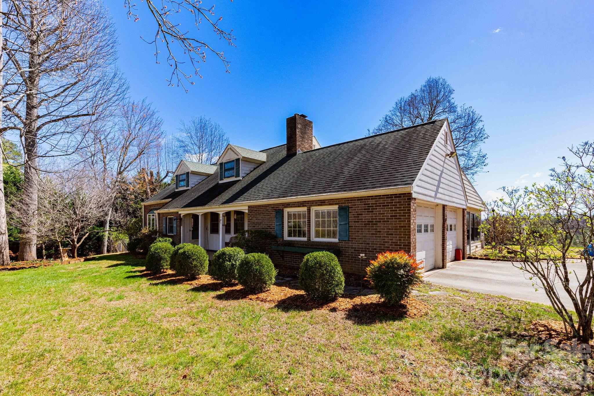 181 Leisure Ridge Drive Mars Hill, NC 28754 - Photo 2 of 25
