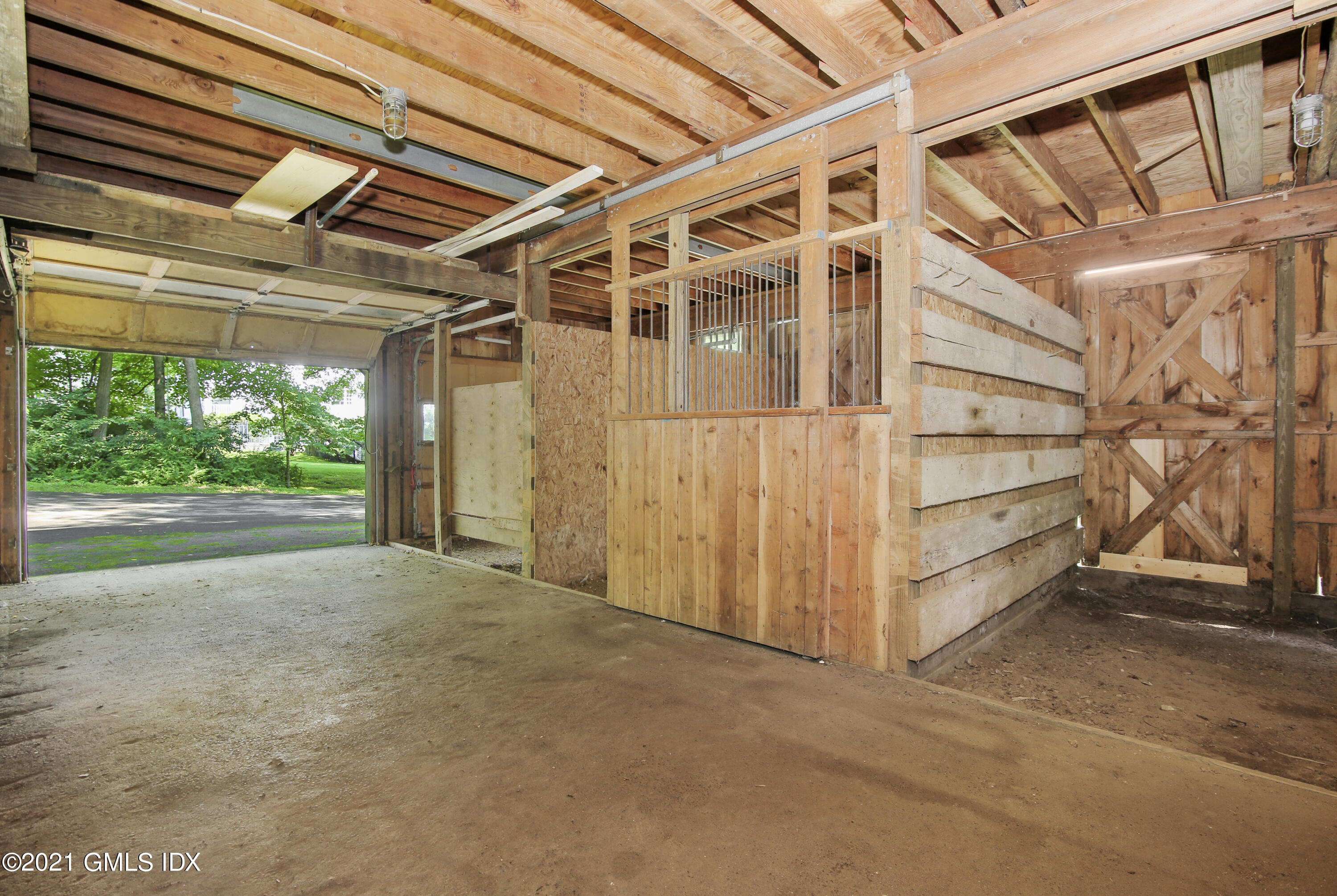245 Bedford Road Greenwich, CT 06831 - Photo 21 of 27 a view of a porch