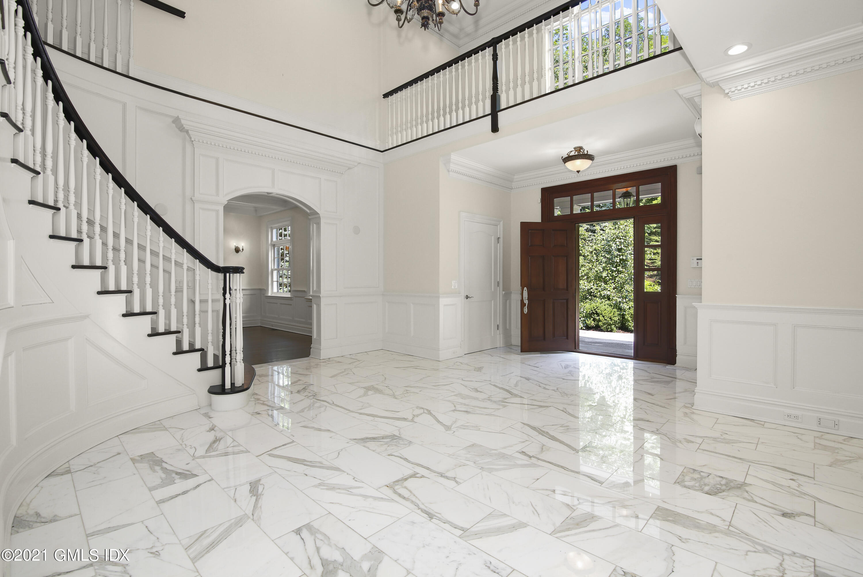 245 Bedford Road Greenwich, CT 06831 - Photo 3 of 27