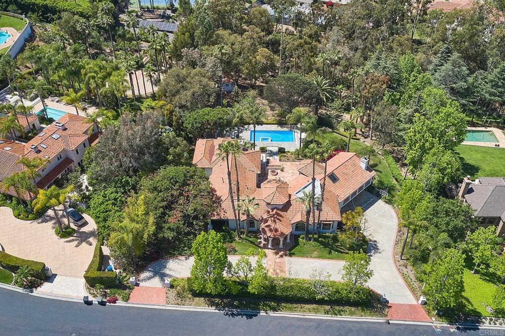 17356 Circa Oriente Rancho Santa Fe, CA 92067 - Photo 29 of 29 an aerial view of a house with a yard and garden