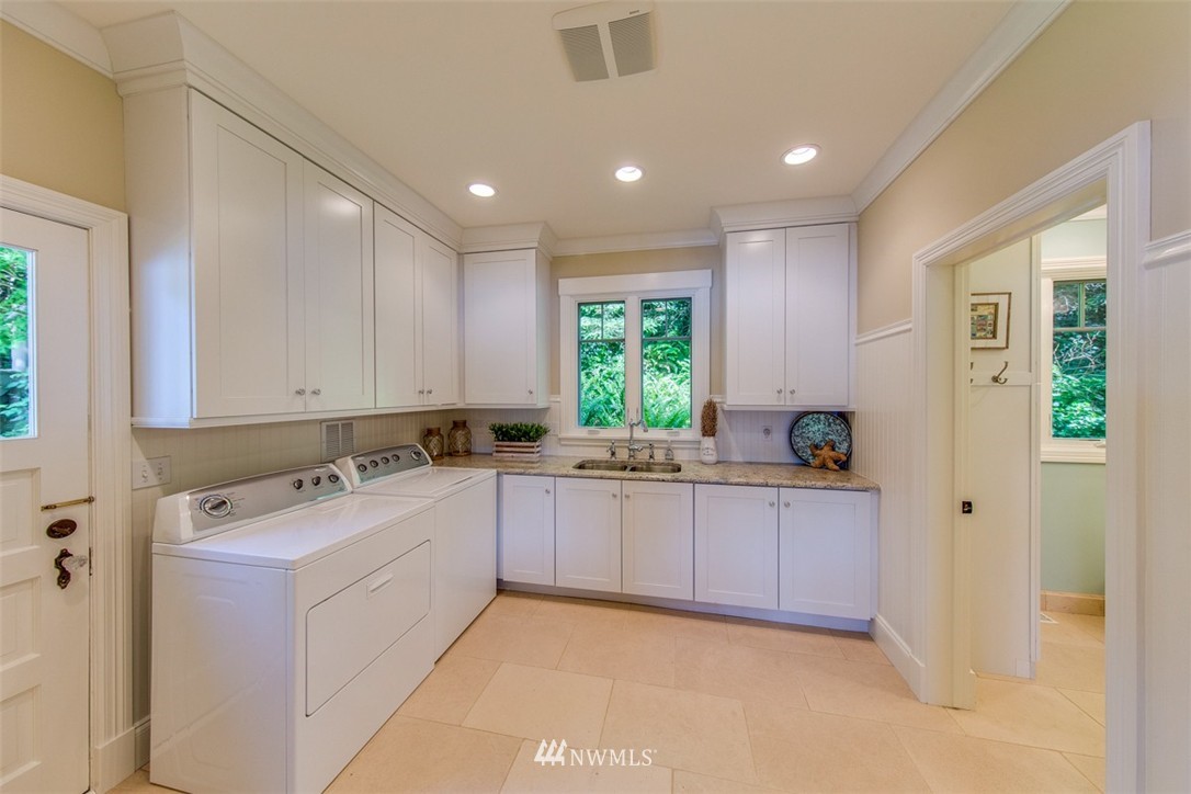 7349 Springridge Road Northeast Bainbridge Island, WA 98110 - Photo 12 of 24 Gallery Image 12