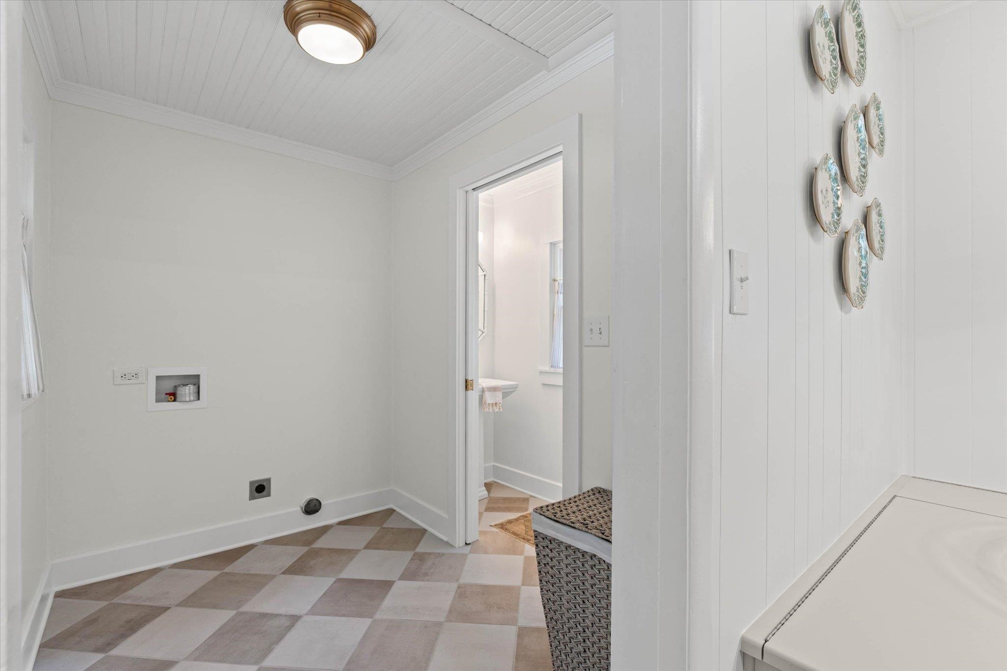 5210 Pineview Lane Mobile, AL 36608 - Photo 12 of 17 Laundry