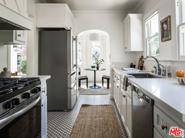 $1,704,472 | 1612 South Ogden Drive, Los Angeles, CA 90019