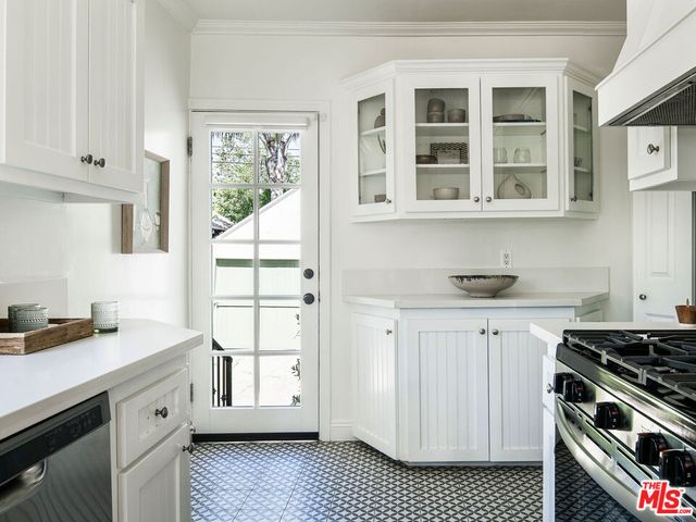 $1,704,472 | 1612 South Ogden Drive, Los Angeles, CA 90019