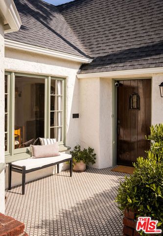 $1,704,472 | 1612 South Ogden Drive, Los Angeles, CA 90019