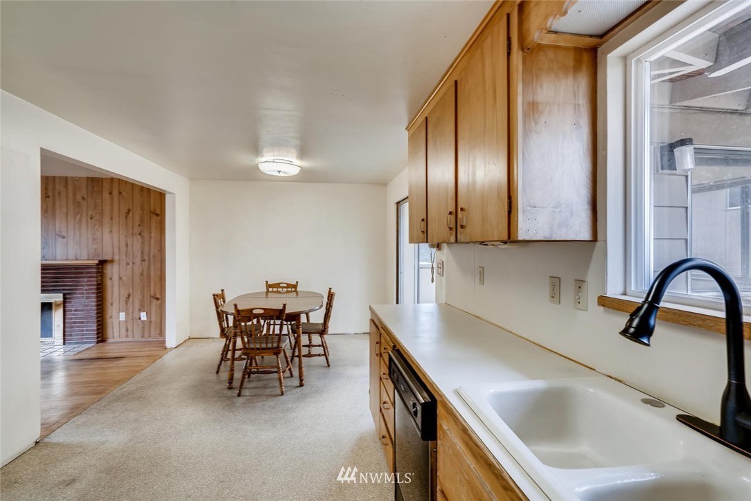 823 Southwest 124th Street Seattle, WA 98146 - Photo 12 of 38 Gallery Image 12