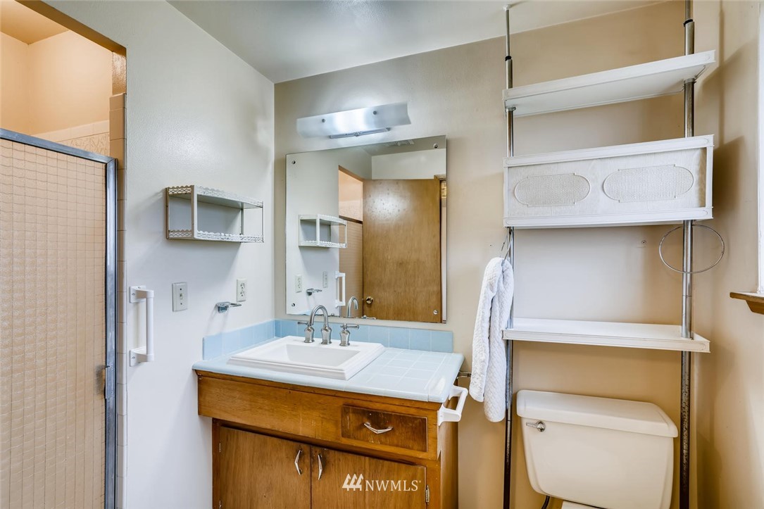 823 Southwest 124th Street Seattle, WA 98146 - Photo 16 of 38 Gallery Image 16