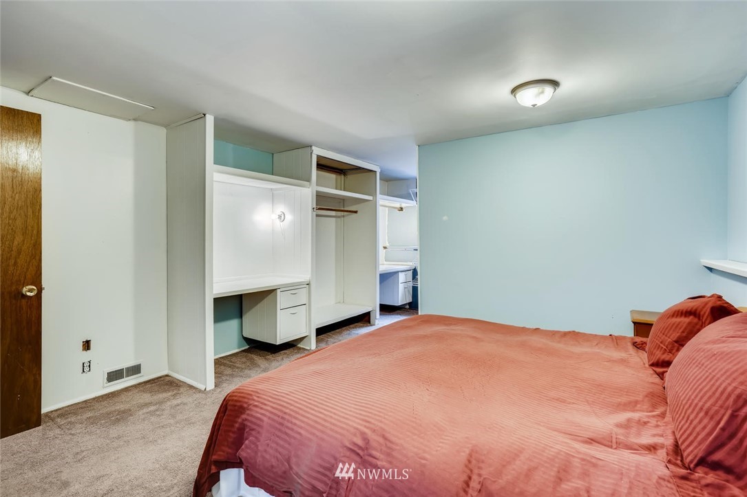 823 Southwest 124th Street Seattle, WA 98146 - Photo 25 of 38 Gallery Image 25