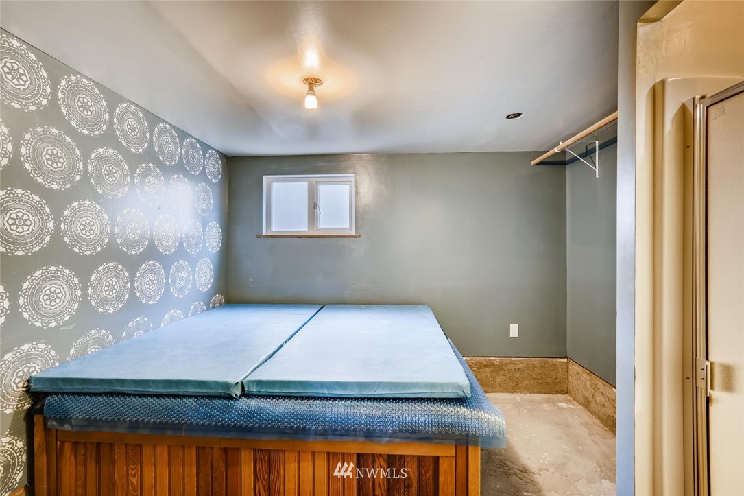 823 Southwest 124th Street Seattle, WA 98146 - Photo 28 of 38 Gallery Image 28
