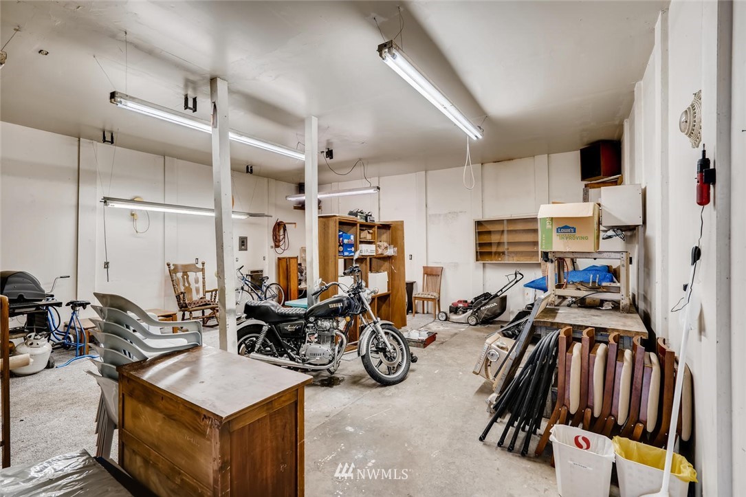 823 Southwest 124th Street Seattle, WA 98146 - Photo 32 of 38 Gallery Image 32