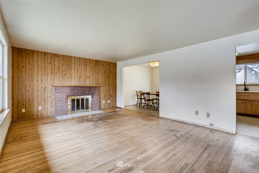823 Southwest 124th Street Seattle, WA 98146 - Photo 6 of 38 Gallery Image 6