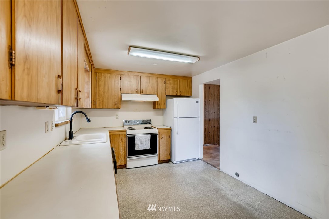 823 Southwest 124th Street Seattle, WA 98146 - Photo 10 of 38 Gallery Image 10