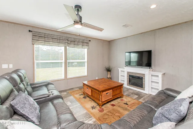 $230,000 | 24 Tom Warner Road, Tylertown, MS 39667