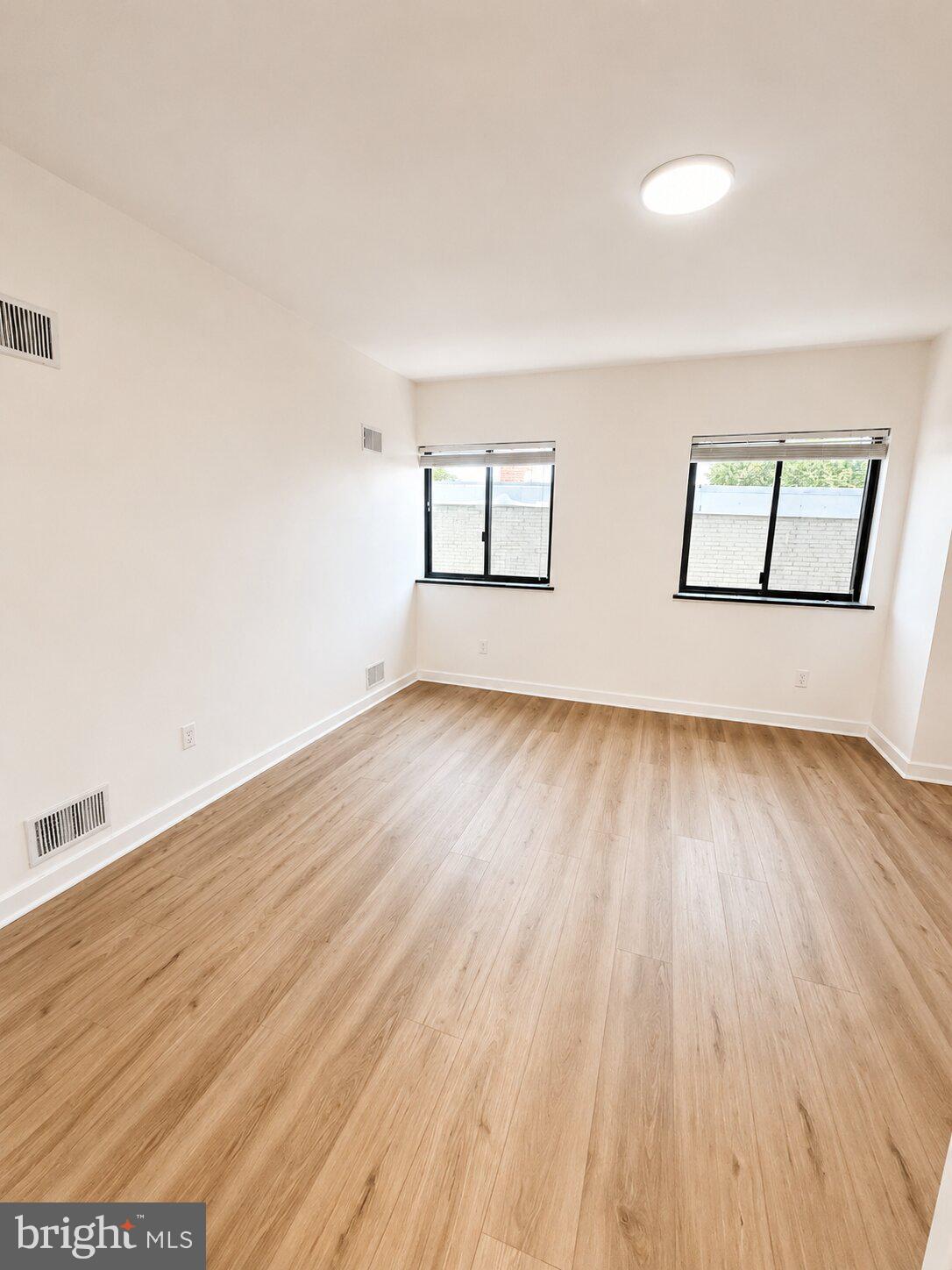 406 15th Street Southeast, Unit B Washington, DC 20003 - Photo 16 of 17