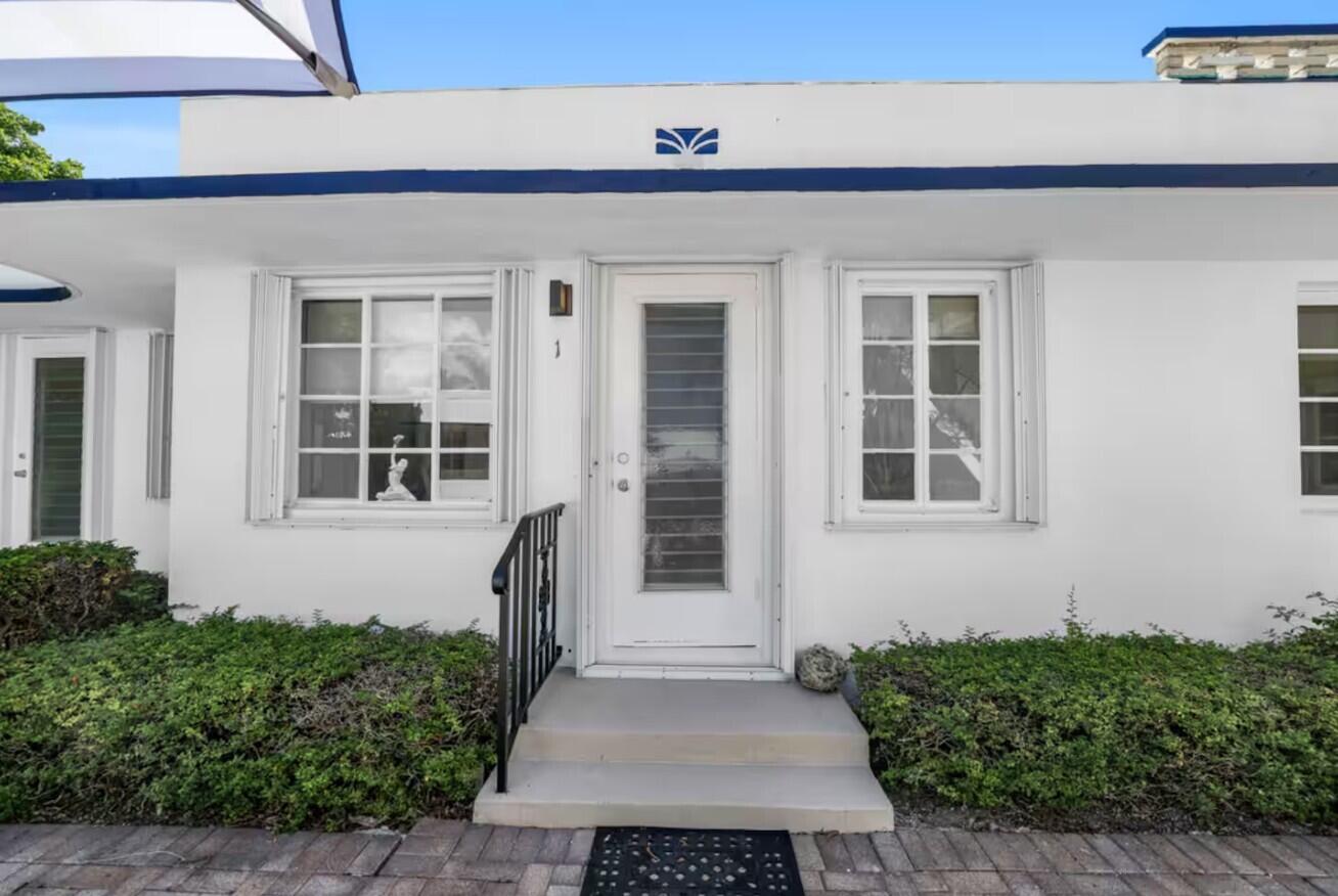 320 Inlet Way, Unit 1 Palm Beach Shores, FL 33404 - Photo 3 of 17 Entrance