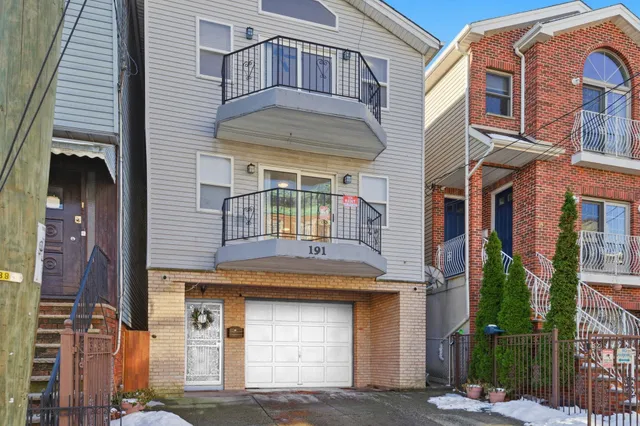 $4,100 | 191 Griffith Street, Unit 2, Jersey City, NJ 07307