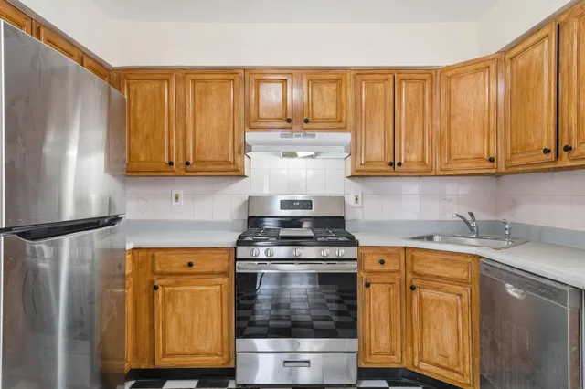$4,100 | 191 Griffith Street, Unit 2, Jersey City, NJ 07307