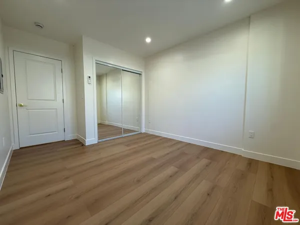 $2,200 | 19055 Gledhill Street, Northridge, CA 91324