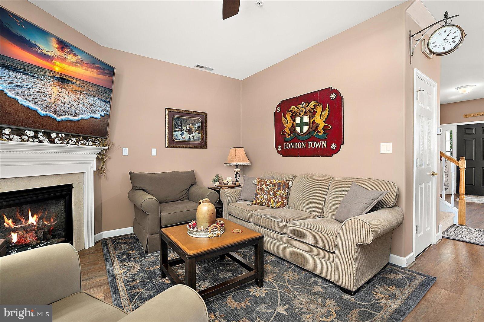 10050 Golf Course Road, Unit 6 Ocean City, MD 21842 - Photo 22 of 60 Cozy living room with inviting decor.