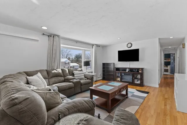 $464,000 | 135 Highland Avenue, Holden, MA 01520