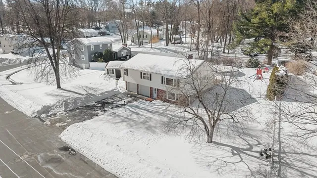 $464,000 | 135 Highland Avenue, Holden, MA 01520