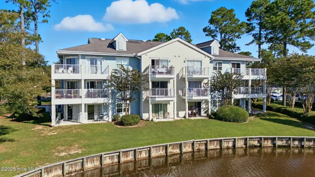 $187,000 | 330 South Middleton Drive Northwest, Unit 104, Calabash, NC 28467
