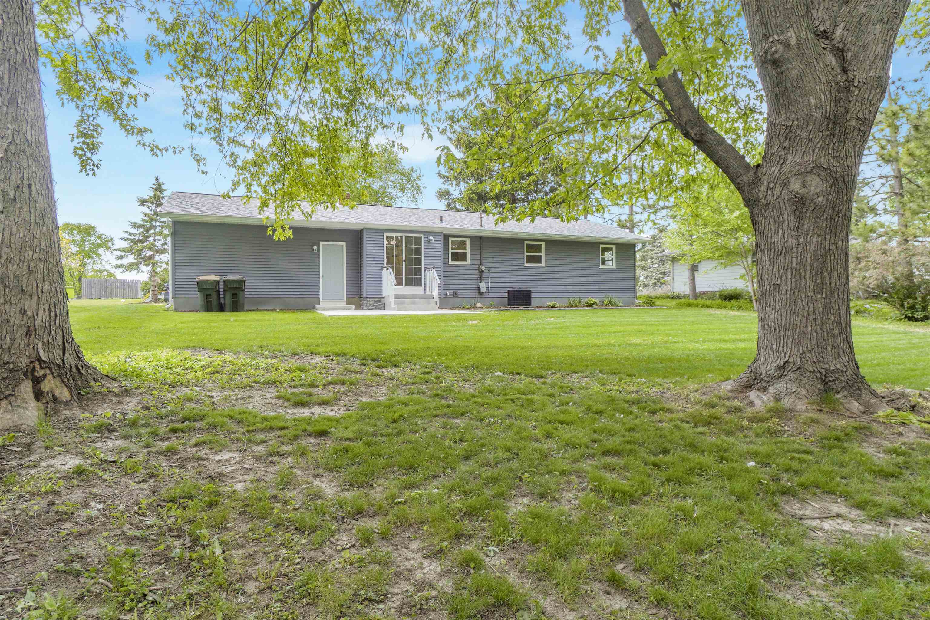 195 Amber Trail Sun Prairie, WI 53590 - Photo 6 of 36