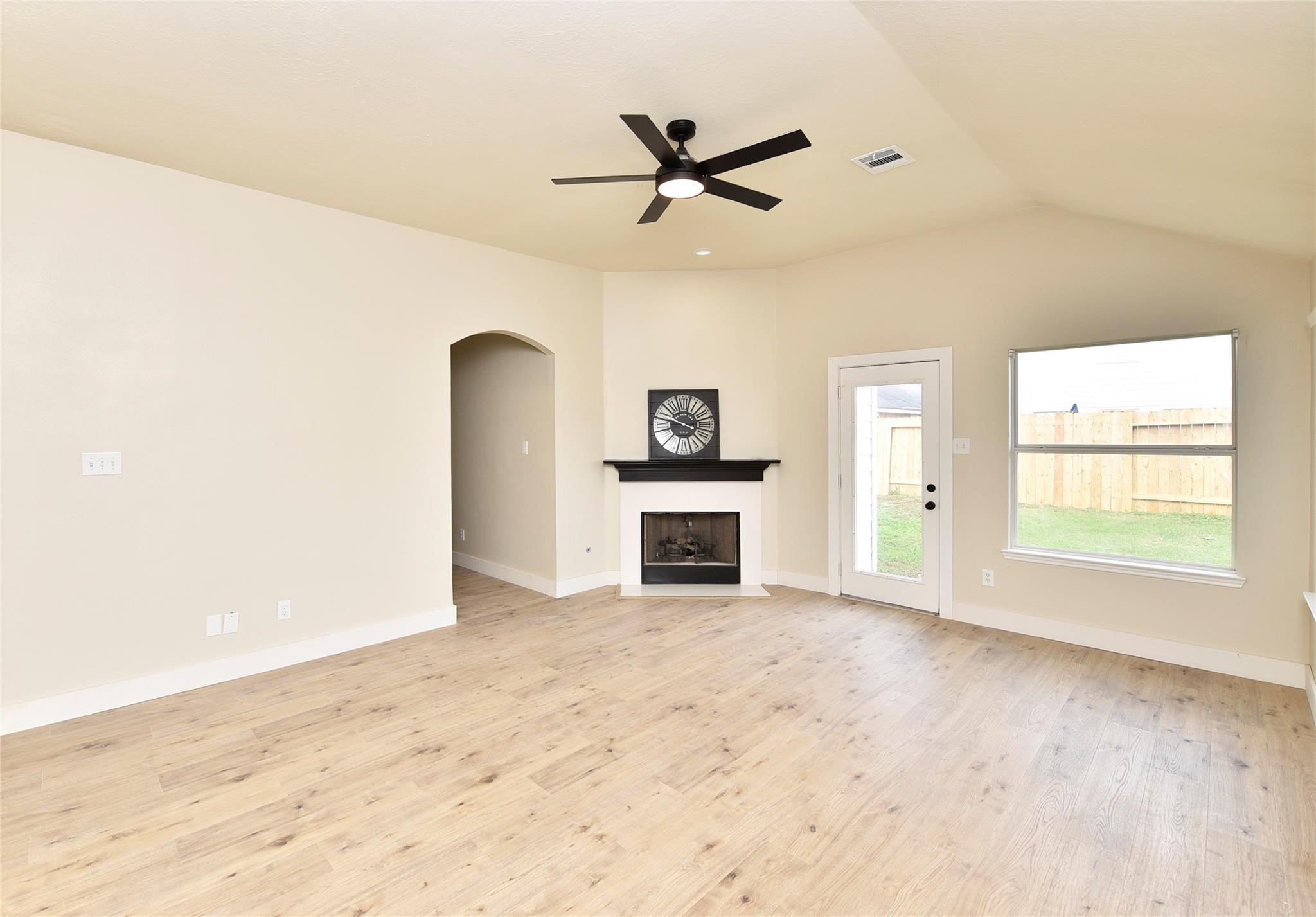 7715 Butler Lakes Court Rosenberg, TX 77469 - Photo 5 of 25
