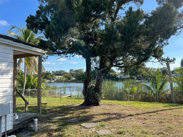 $1,200 | 4222 Hibiscus Circle, Unit S, West Palm Beach, FL 33409