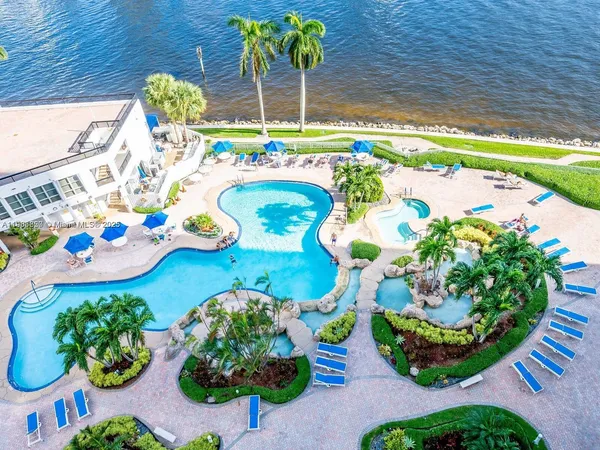 $3,850 | 19101 Northeast 36th Court, Unit 2008, Aventura, FL 33180