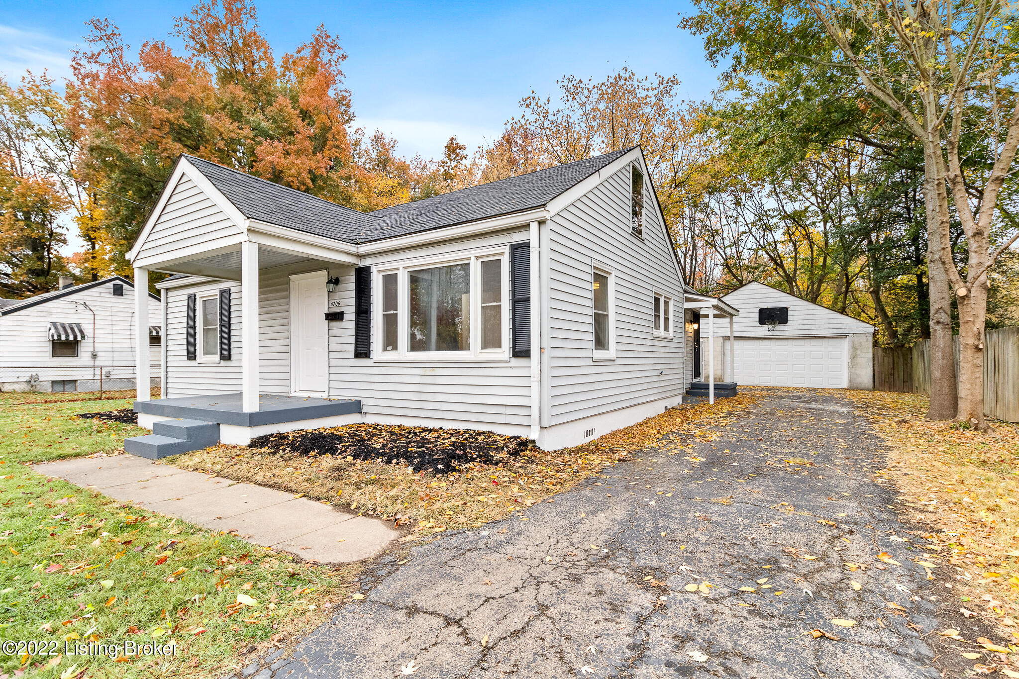 4706 Dover Road Louisville, KY 40216 - Photo 2 of 22 4706 Dover Rd-03
