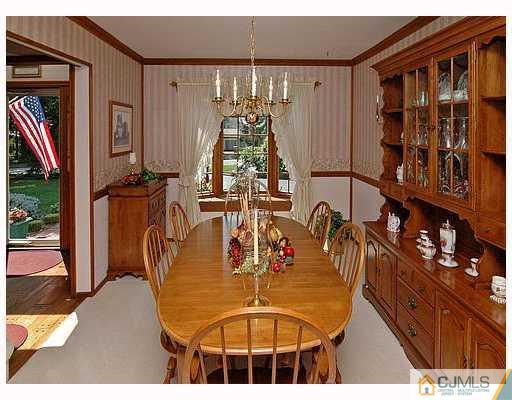 4 Lancelot Road Manalapan, NJ 07726 - Photo 3 of 8 Gallery Image 3